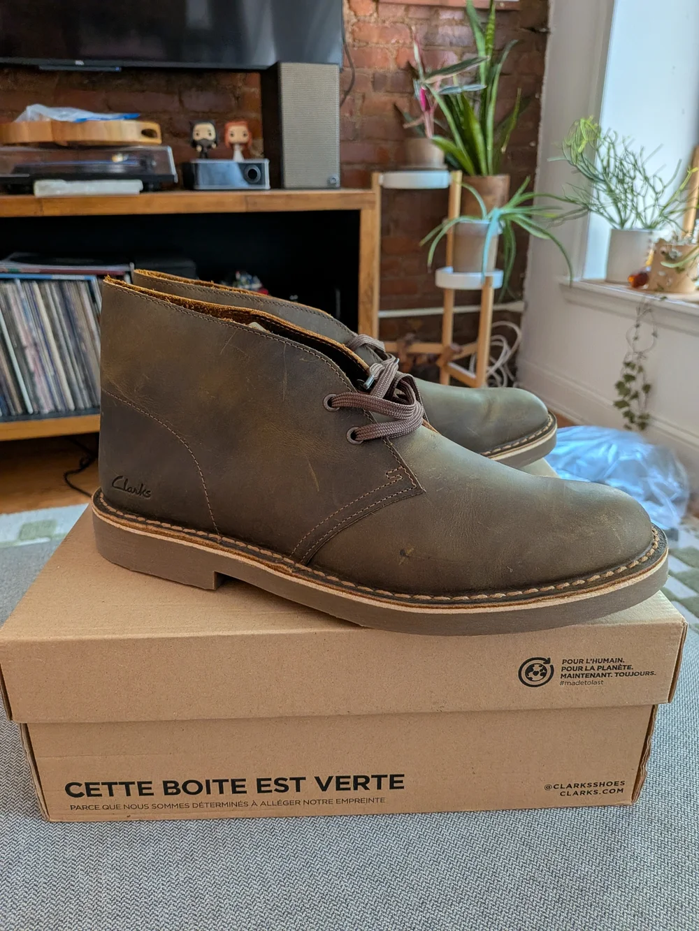 Clarks Men’s Olive Brown Leather Chukka Boots